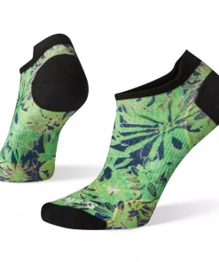 Smartwool Women's PhD Cycle Ultra Light Dazed Daisy Print Micro Socks (SW001507D15) 7 Smartwool Women's PhD Cycle Ultra Light Dazed Daisy Print Micro Socks (SW001507D15)